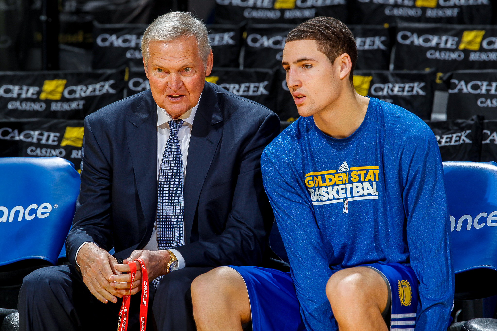 西媒：莱万很快公布自己未来的打算，是否续约不完全取决于他（西媒：莱万即将阐明未来去向，续约与否并非他一人说了算）