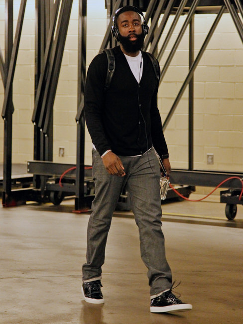 欧冠球员表现评析：C罗连续进球,（欧冠球员状态解读：C罗连场破门）