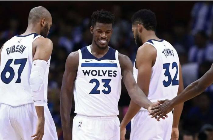 迪卡尼奥：希门尼斯的绝杀巴雷拉要负责，他就站在那里不动（迪卡尼奥：希门尼斯绝杀丢球巴雷拉难辞其咎，他当时只是站着不动）