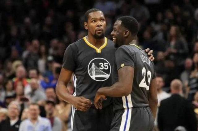 NBA：凯尔特人击败奇才 双探花合砍60分（绿军击退奇才 双探花合砍60分）