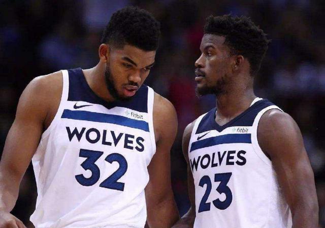 电讯报：纽卡可能无法在冬窗签下阿尔克马尔中场斯密特（电讯报：纽卡冬窗追阿尔克马尔中场斯密特恐难成行）